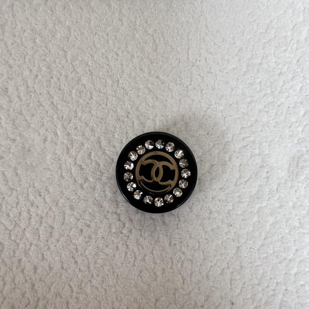 CHANELシャネルのピアス、片方だけです。