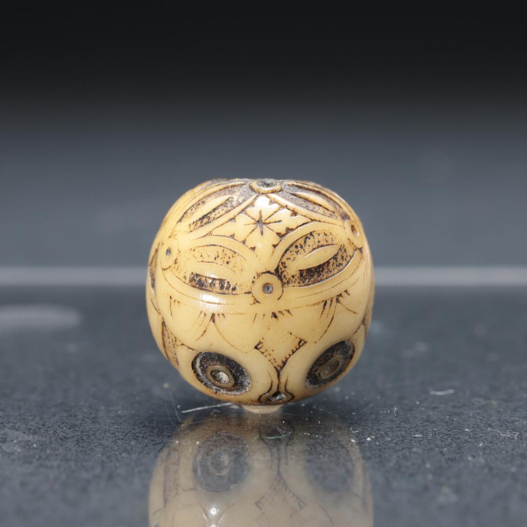 緒締め玉　七宝文　渦　鹿角　骨董　胴乱　印籠　R1446