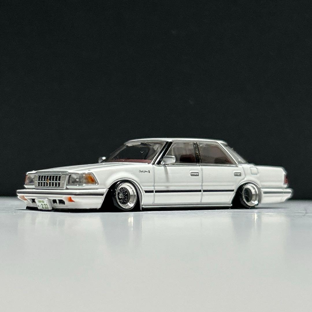 トミカリミテッドヴィンテージネオ　クラウン改