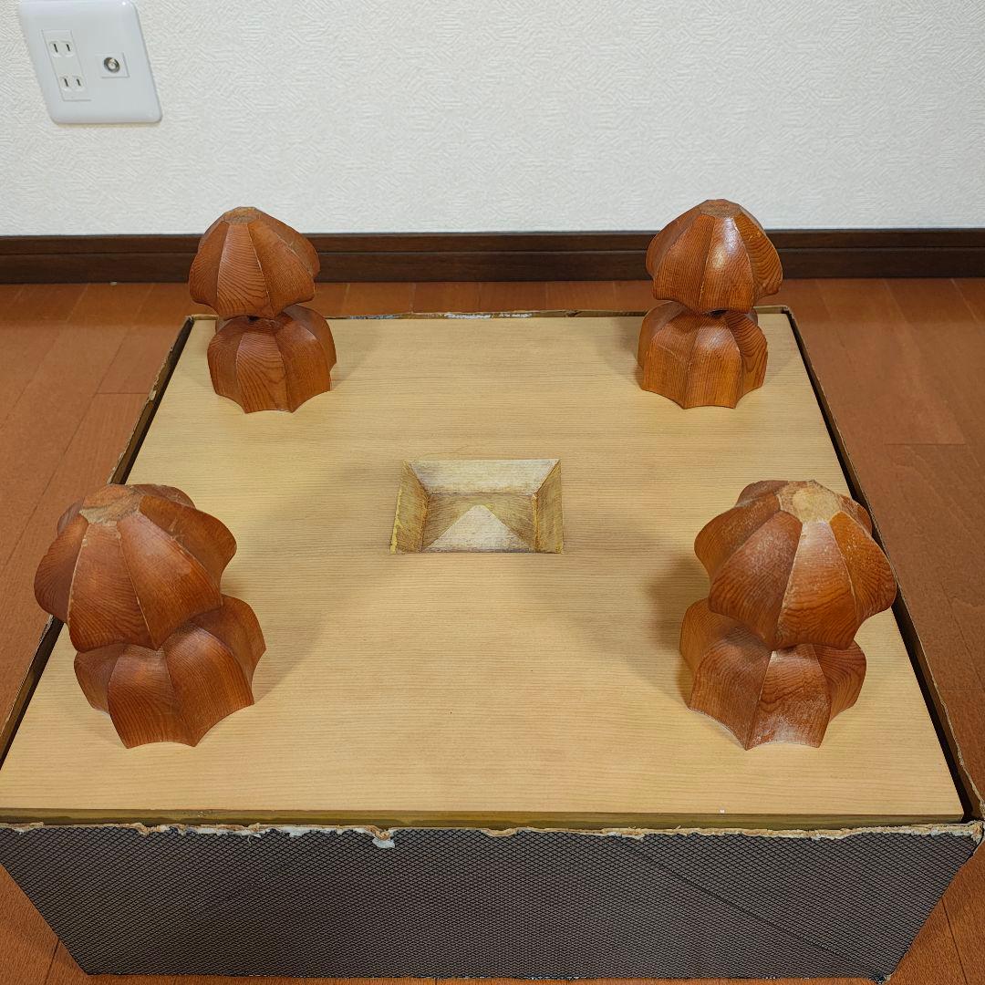 【送料無料】囲碁盤セット　脚付きヘソ有り　蛤貝白石 　那智黒石　碁笥