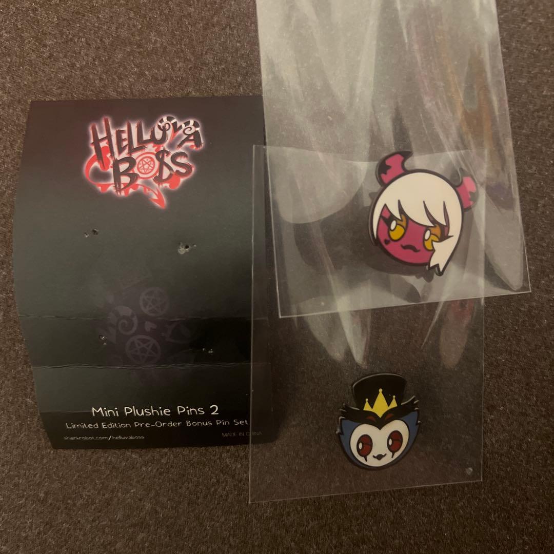 ヘルヴァボス ピンバッジ ヴェロシカ＆ストラス