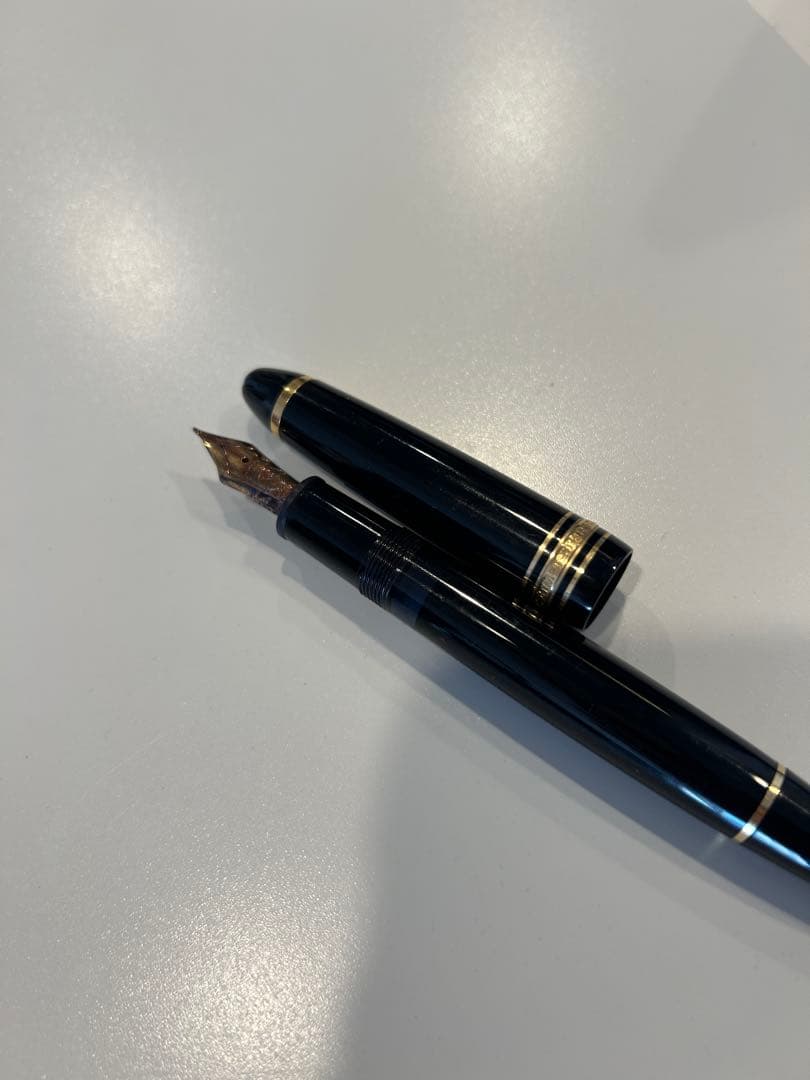 モンブラン 万年筆 黒 金ペン先