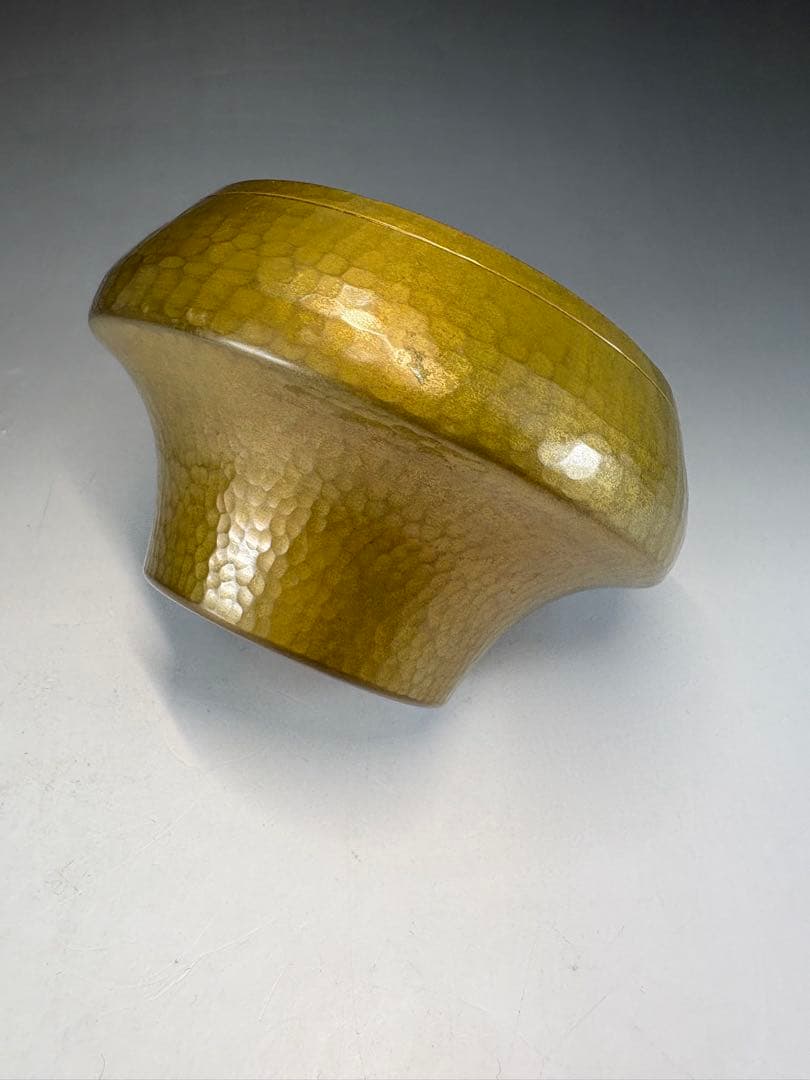 【中古品】一ノ瀬宗也造　唐銅車軸形建水（共箱）