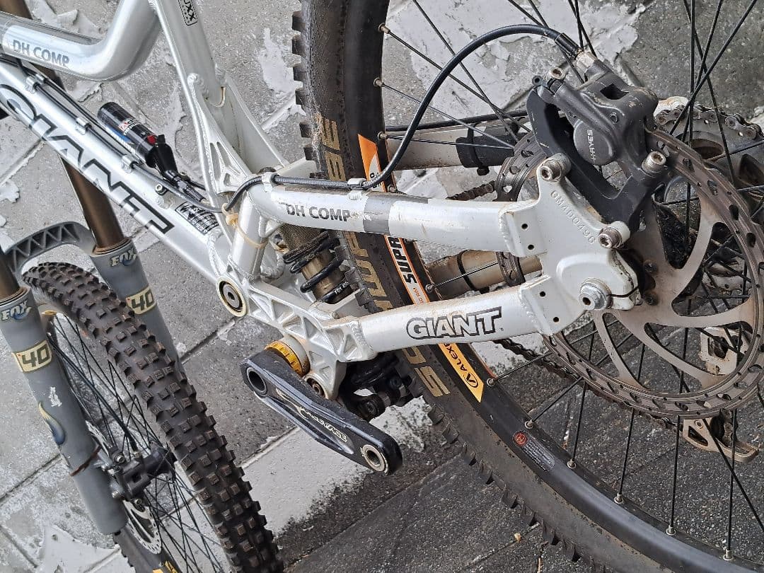 GIANT DH COMP FOX40フォーク Manitou SPVショック