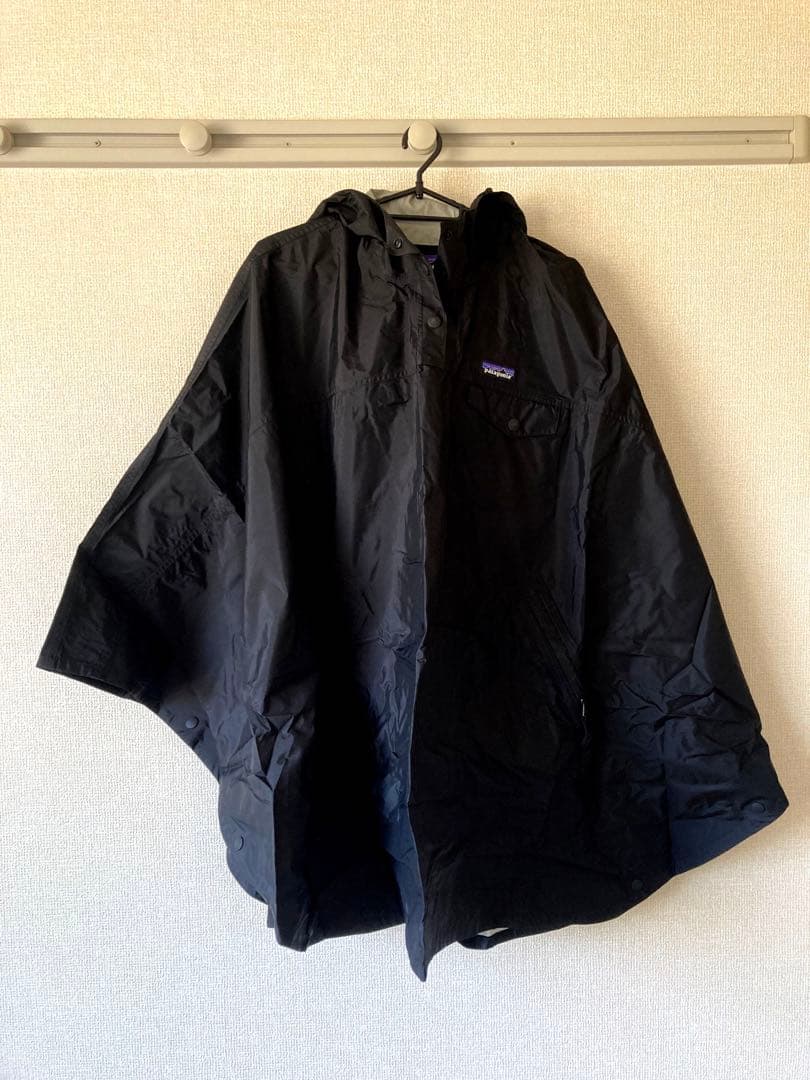 Patagonia レインポンチョ　ブラック