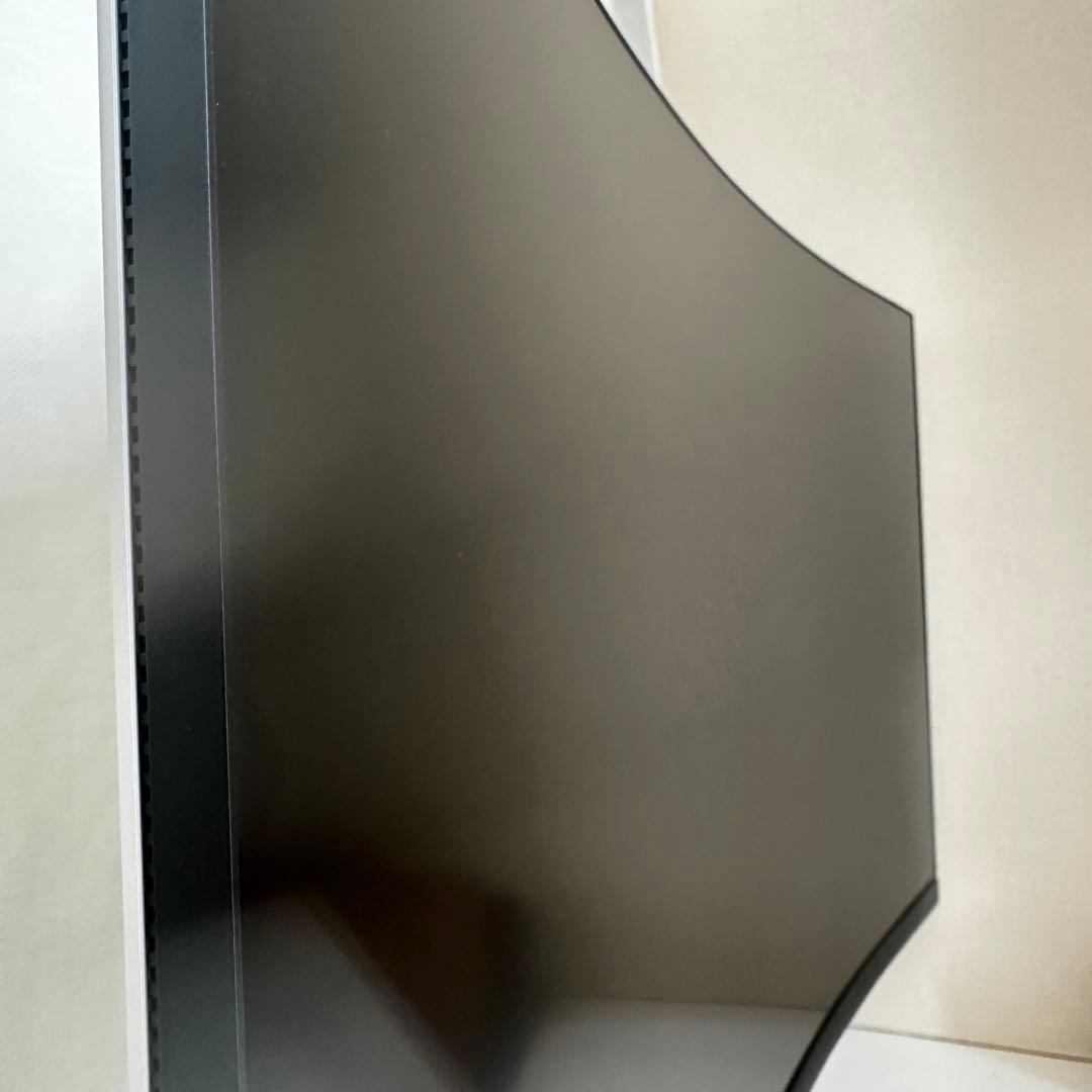 DELL 湾曲モニター 可視サイズ31.5インチ　4K S3221QS