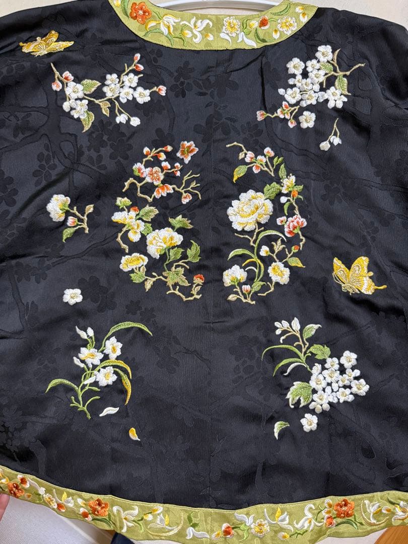 中華風 清時代刺繍短めチャイナジャケット上着トップス改良型漢服風短コーデ撮影写真