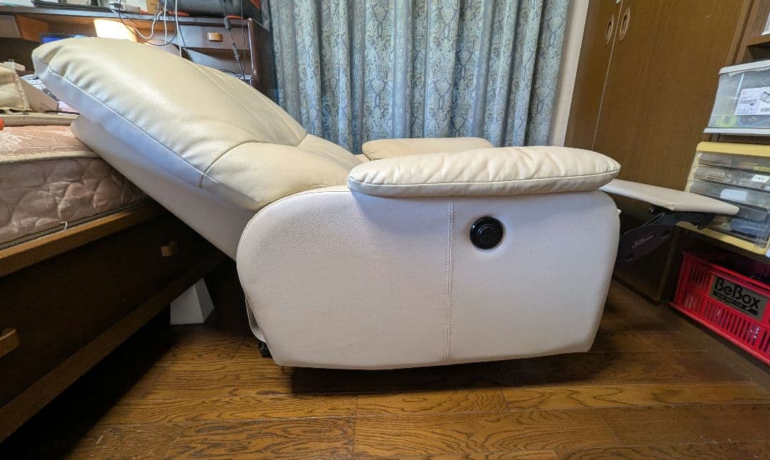 IDC 大塚家具　1人掛け電動リクライニングレザーソファー