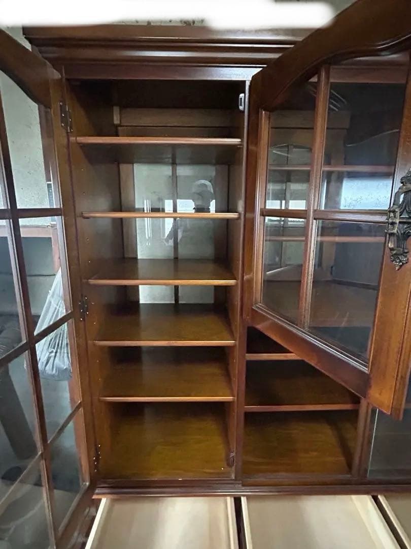 【最終値下げ】カリモクコロニアル食器棚　残り1週間で販売中止