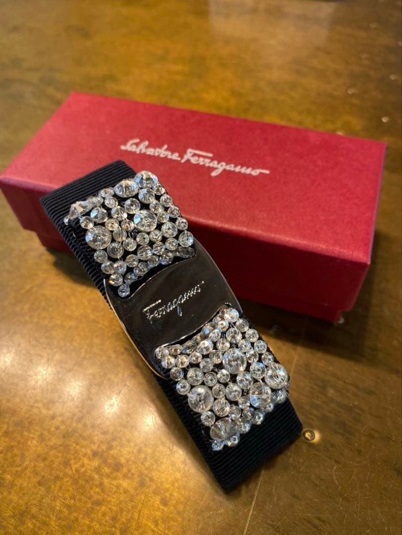 極美品 サルヴァトーレフェラガモ ヴァラリボン バレッタ