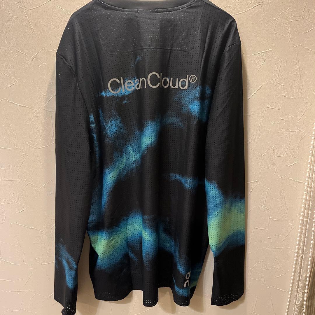 ON ウェア長袖Tシャツ ブラック・グラデーション海外Ｍサイズ