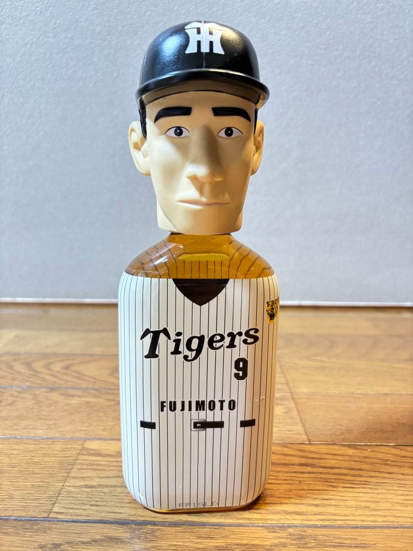 【優勝セール】2003年 阪神タイガース 優勝記念ウイスキー　※カレンダー付き