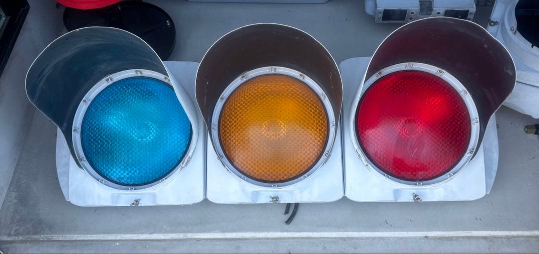 信号機 信号灯器 信号電材株式会社　本物