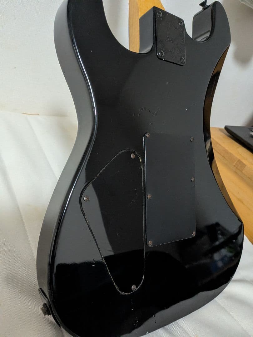 エレキギター メーカー不明　select by EMG ピックアップ搭載