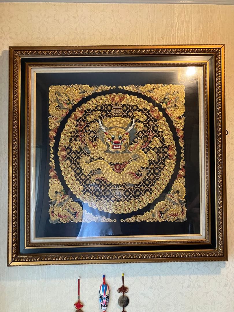 龍の金刺繍絵