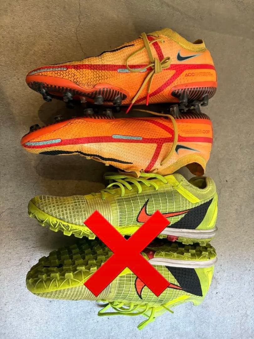 サッカースパイク フットサルシューズ