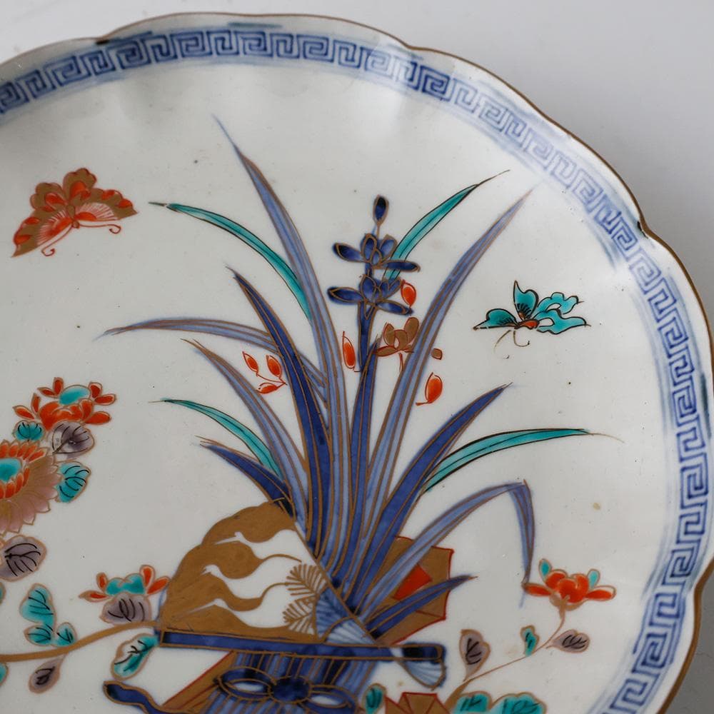 幕末明治 古伊万里 色絵 柿右衛門様式 染錦手花蝶図 輪花皿 柴束文飾皿 有田焼