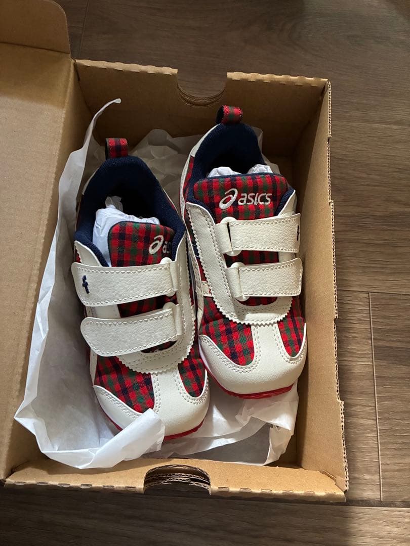 ファミリア　16.5 スニーカー　アシックス