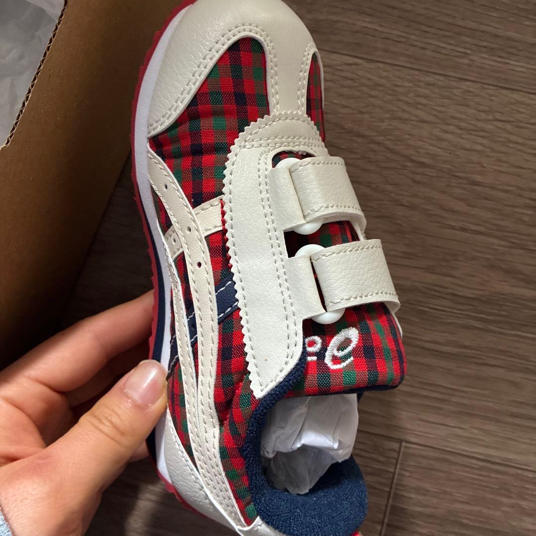 ファミリア　16.5 スニーカー　アシックス