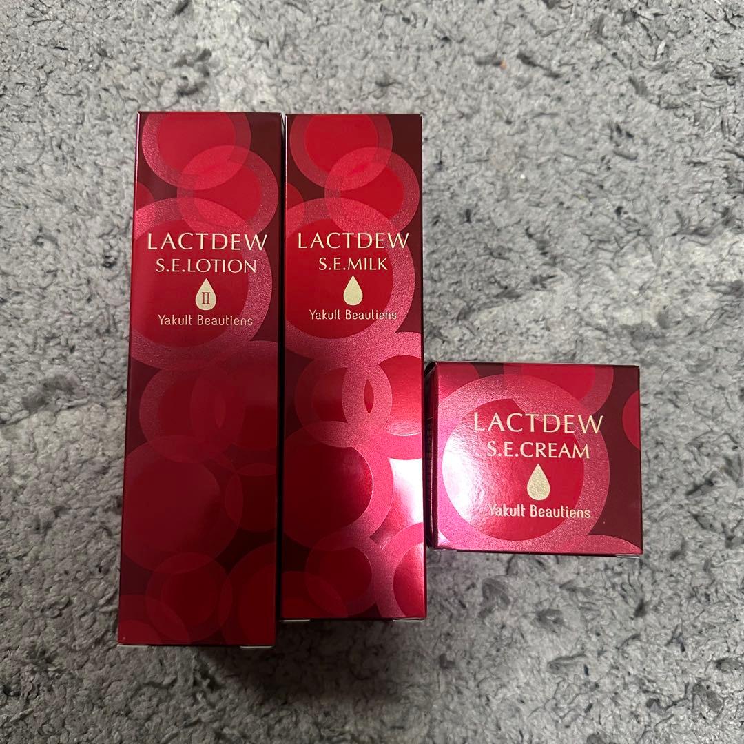 ヤクルト化粧品　ラクトデュウ　化粧水　乳液　クリーム
