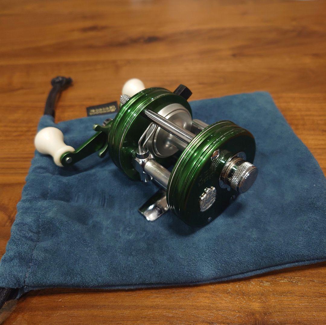 ABU Ambassadeur 2500C ノスタルジアグリーン