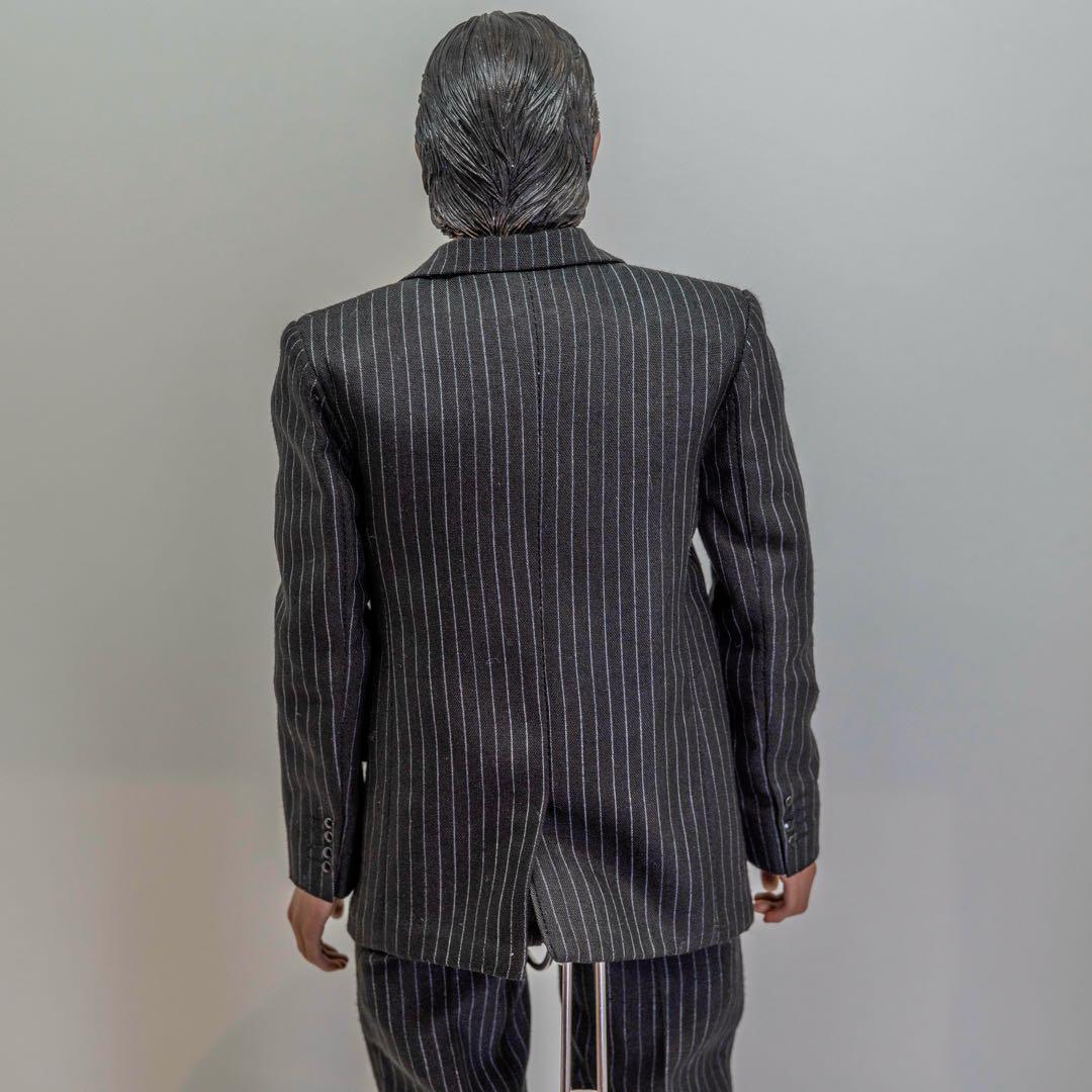 ブルースウェイン 1/6 カスタム バットマン ダークナイト ホットトイズ