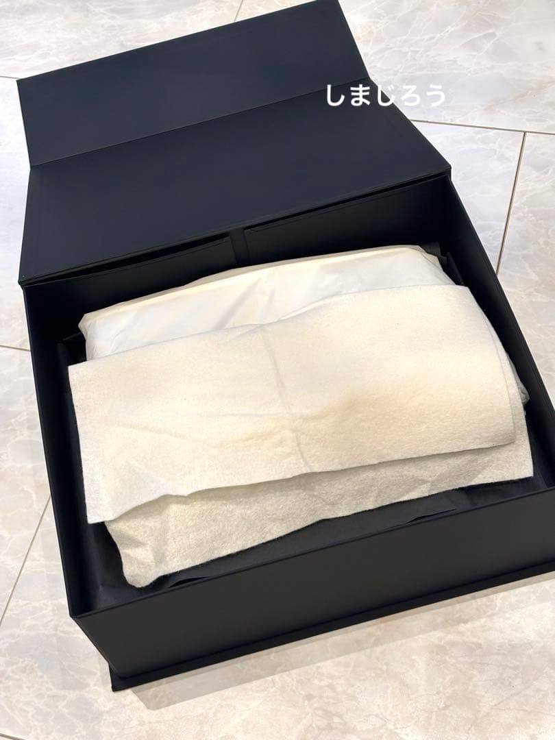 2025 CHANEL クリスマスホリデーラッピング　チャーム&リボン　紙袋付