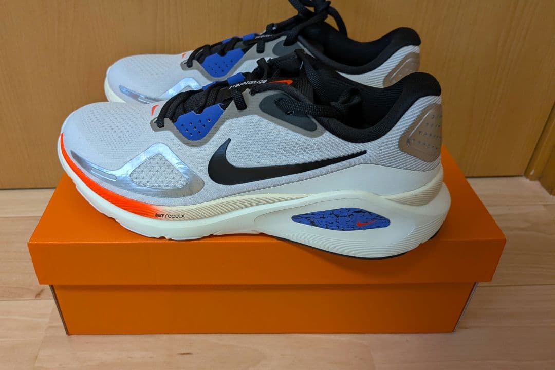 【新品未使用】ナイキ ランニングシューズ ストラクチャー26 26.5cm