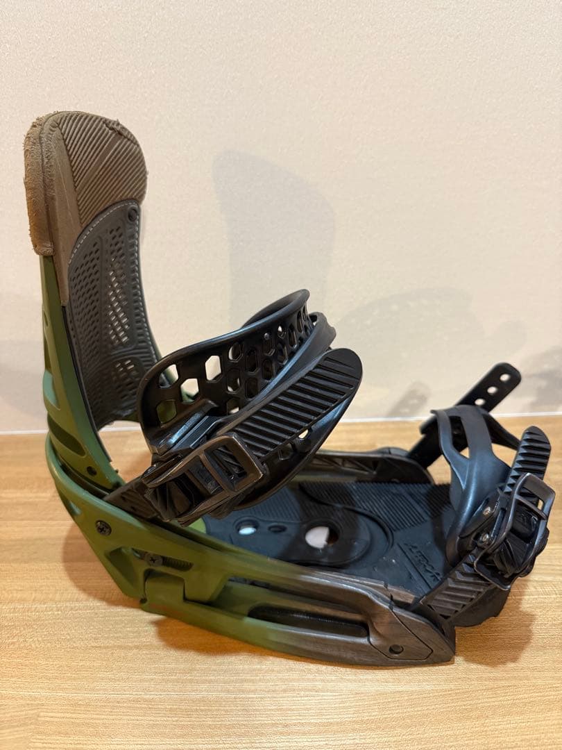 Burton マラビータ EST　メンズ バイン　　Mサイズ