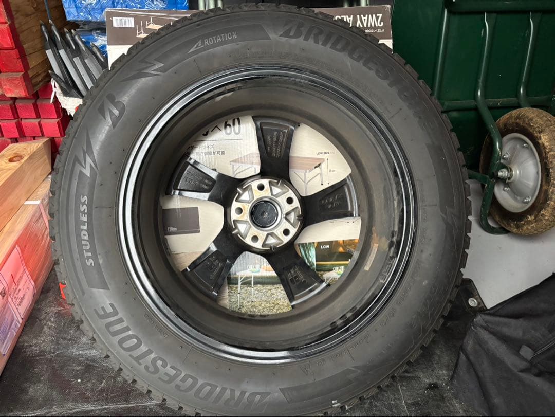 アウディ　スタッドレスタイヤセット　18インチ