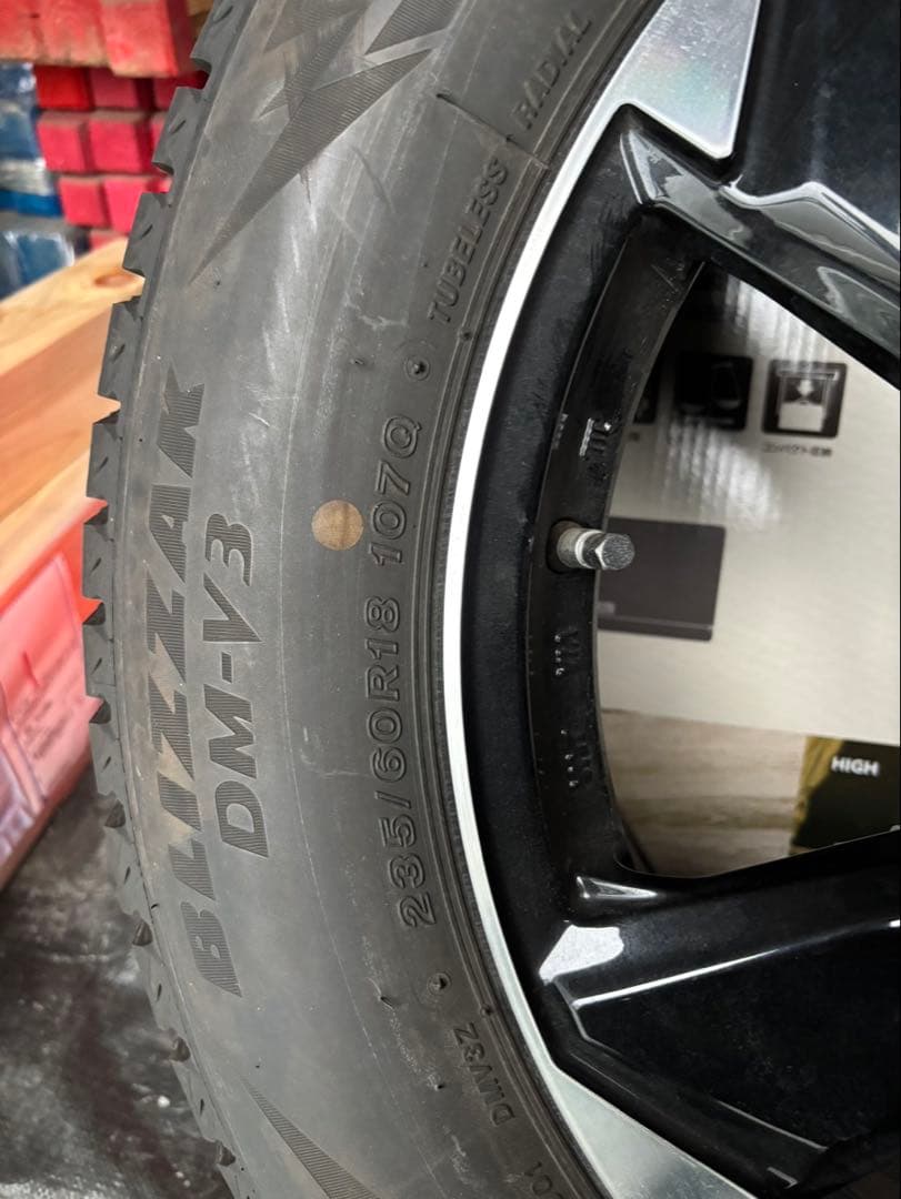 アウディ　スタッドレスタイヤセット　18インチ