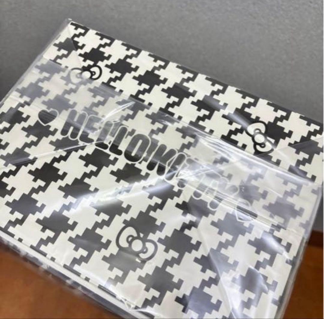 【正規店購入品】ハローキティ バースデードール モノクロガーリーふたごコーデ