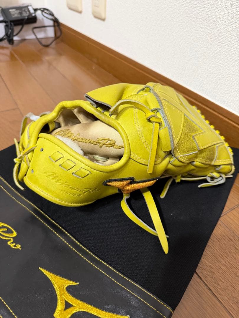 Mizuno Pro 硬式グローブ 黄色