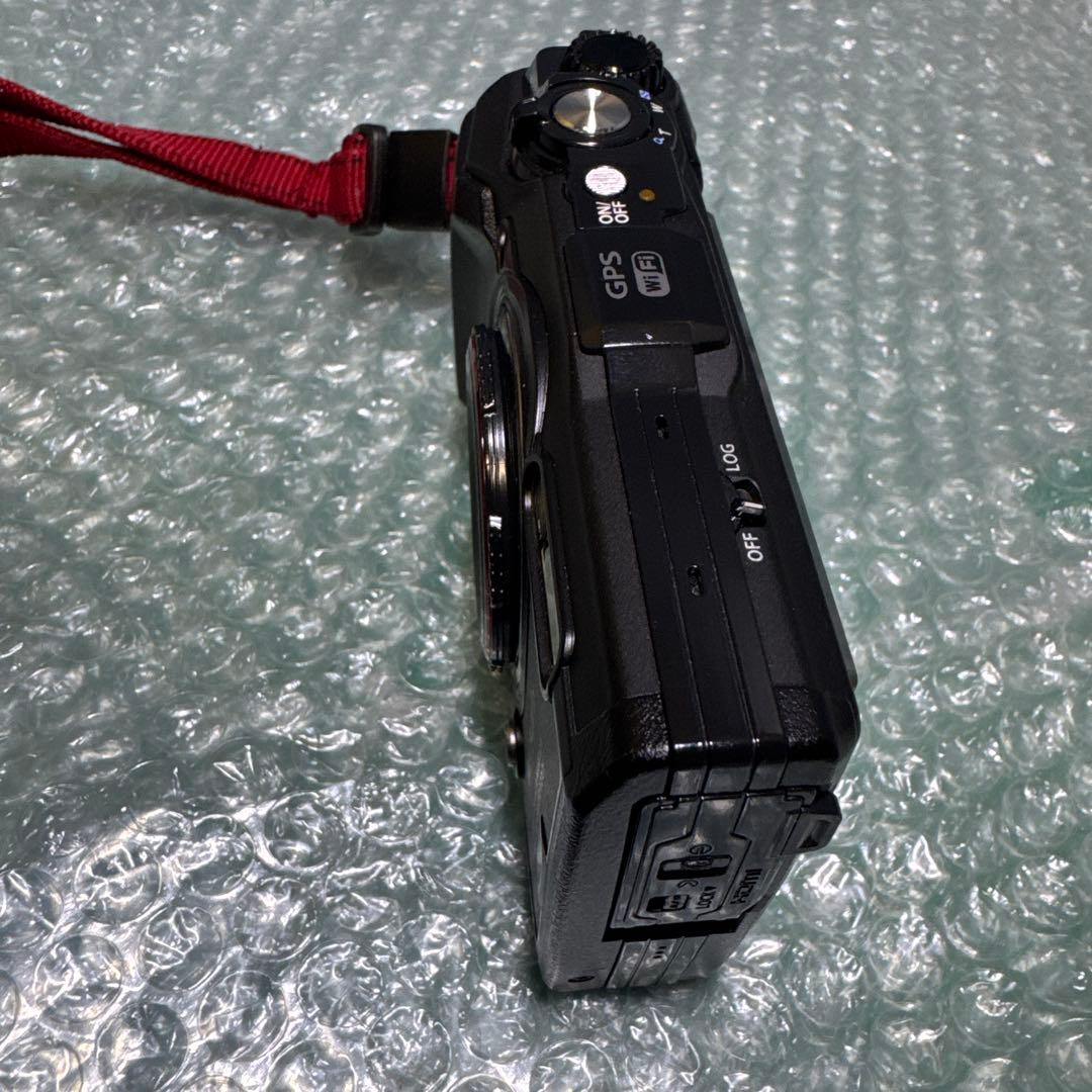 美品　オリンパス　デジタルカメラ TOUGH 型番：IM 015