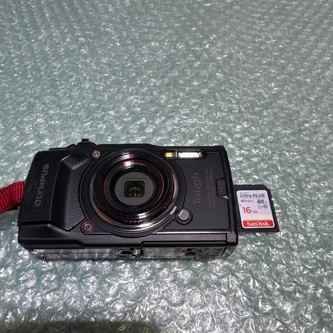 美品　オリンパス　デジタルカメラ TOUGH 型番：IM 015