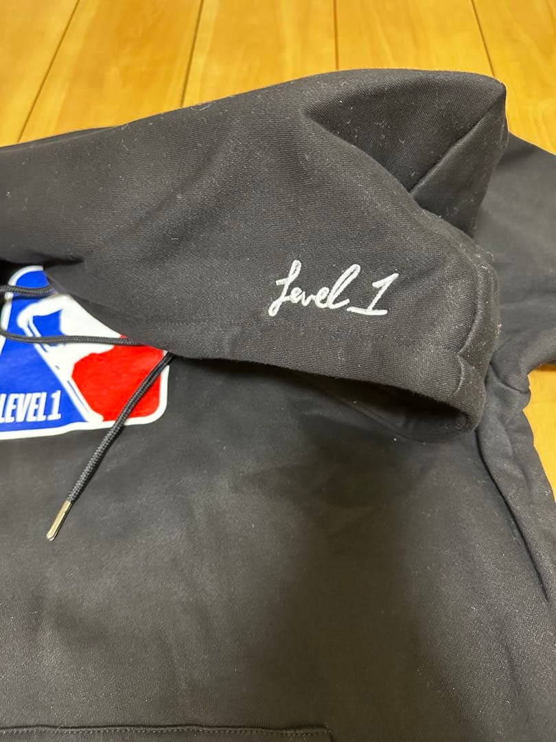 「新品未使用」Level 1 フード付きパーカー ブラック