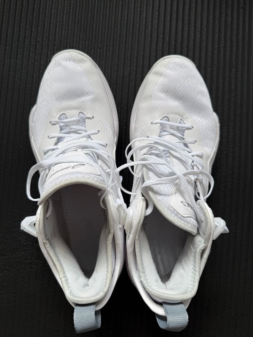 シューズ(男性用) NOVA SURGE LOW 2 28.5cm