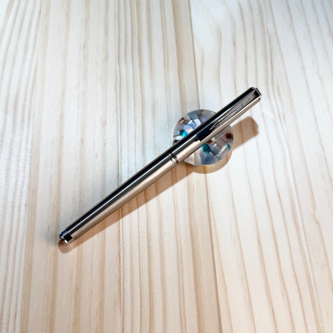 ぺんてる　エクスキャリバー　水性ボールペン　ステンレスシルバー