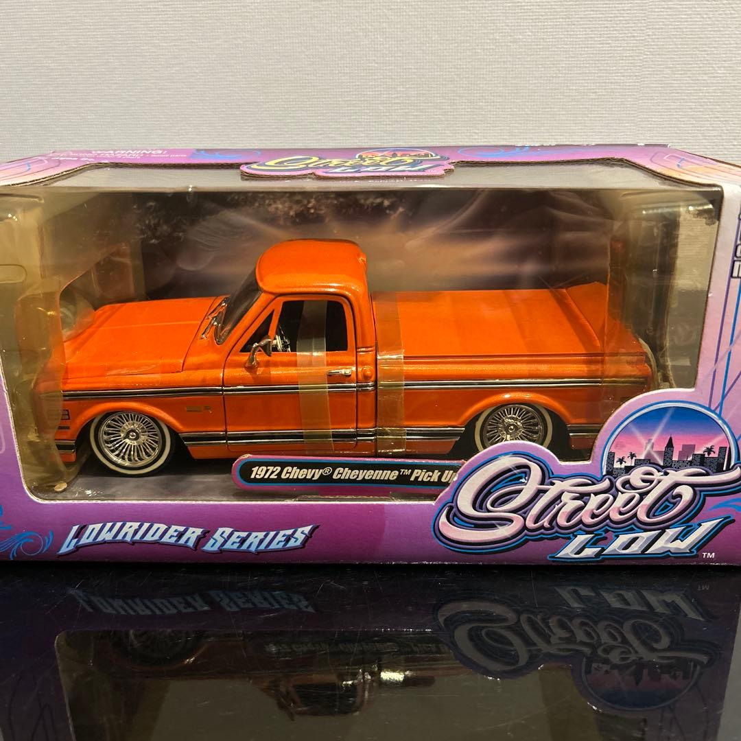 1972 Chevy Cheyenne Pick Up ミニカー