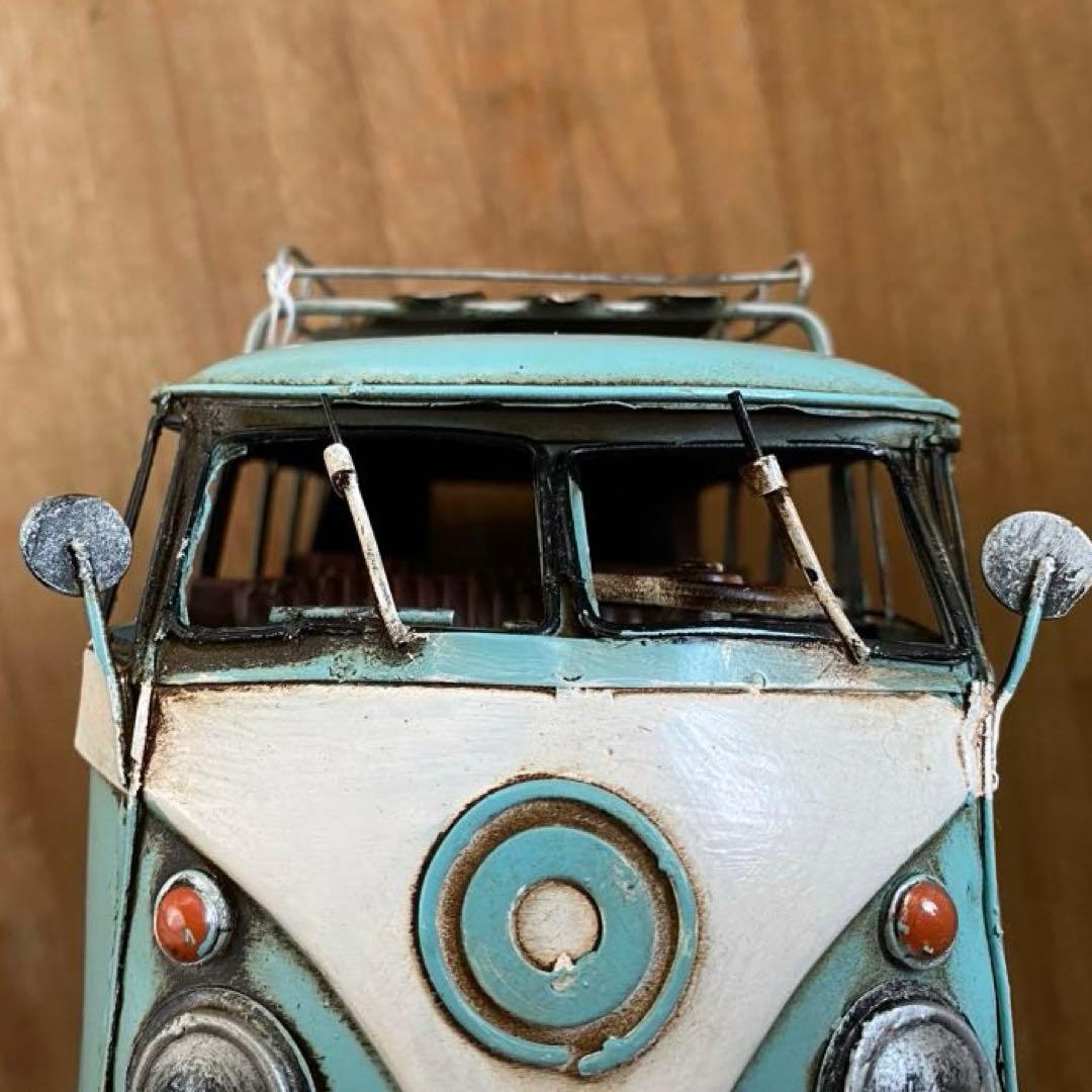 ワーゲンバス風 ブリキ製のミニカー ②