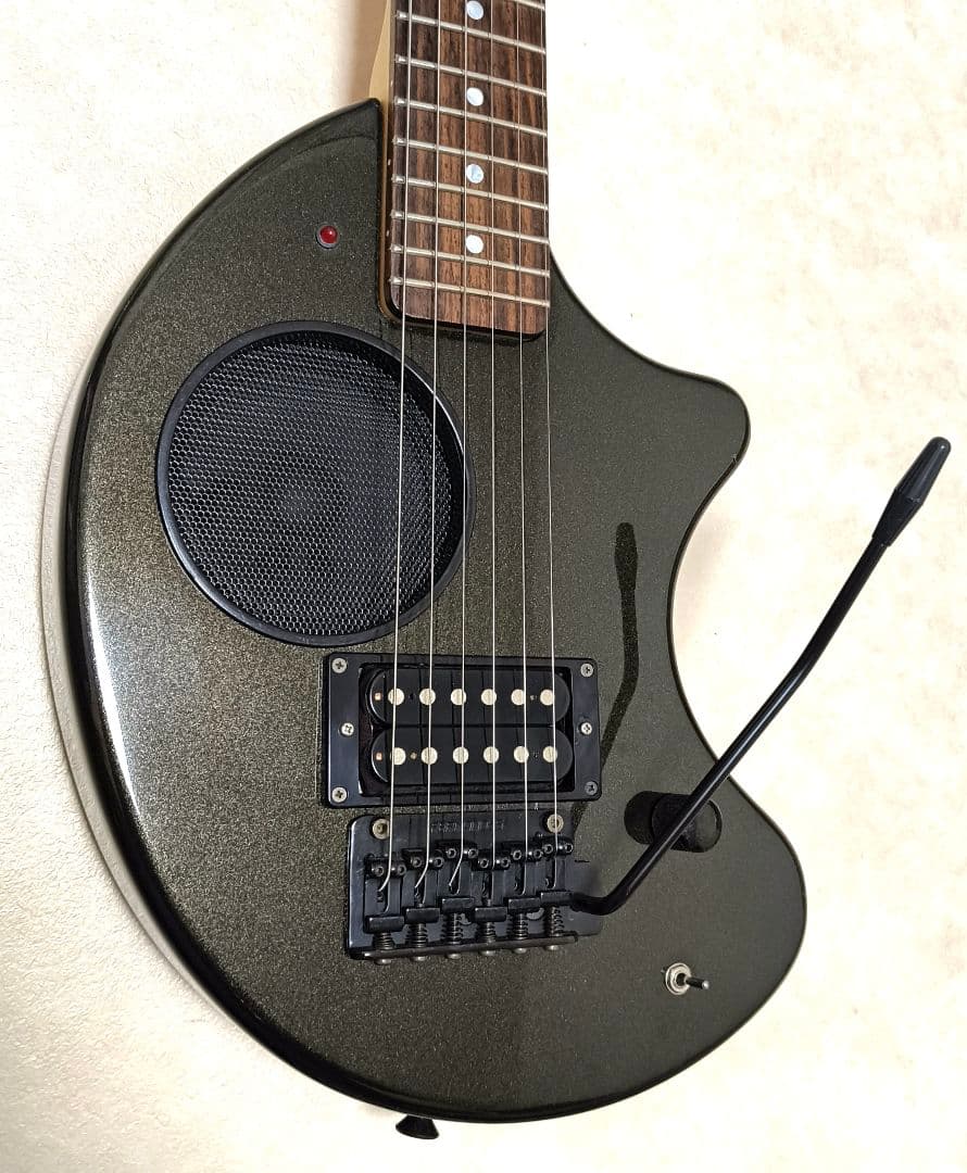 【超美品】ZO-3 芸達者 MB アンプ内蔵ミニギター 専用ソフトケース付