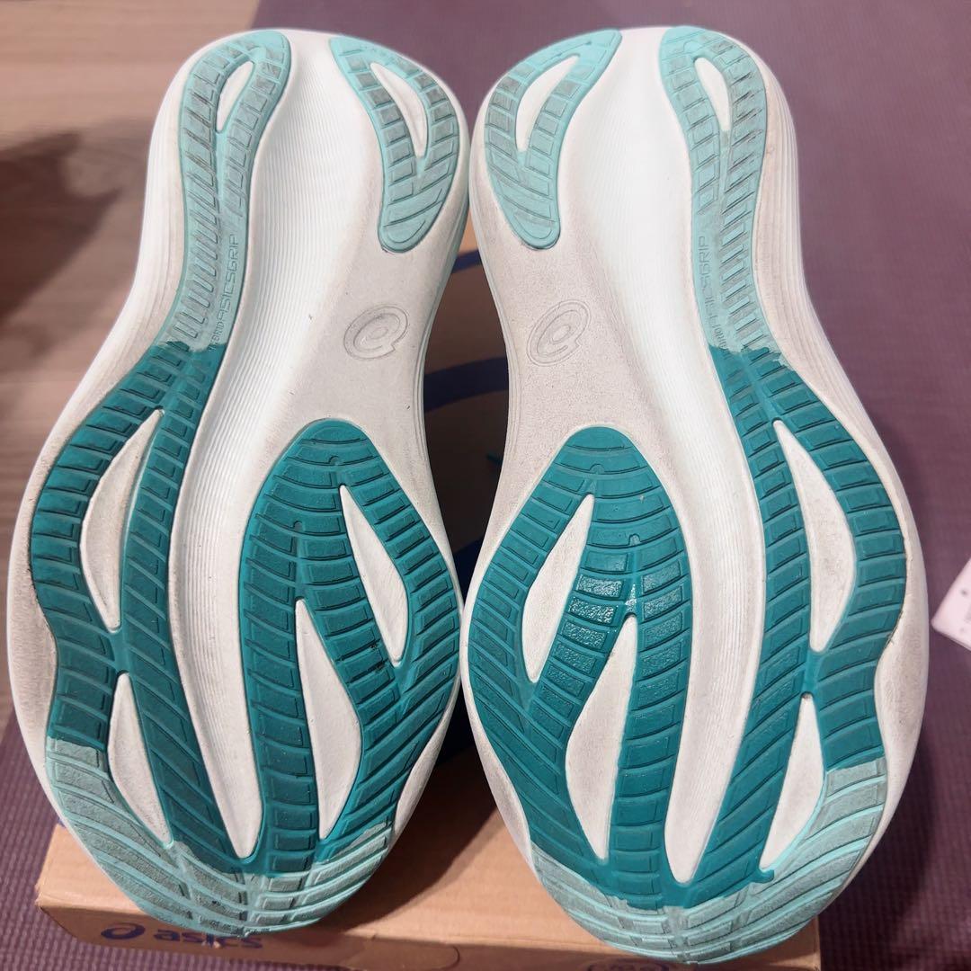 美品ASICS GEL-NIMBUS 27 23.5 ゲルニンバス27