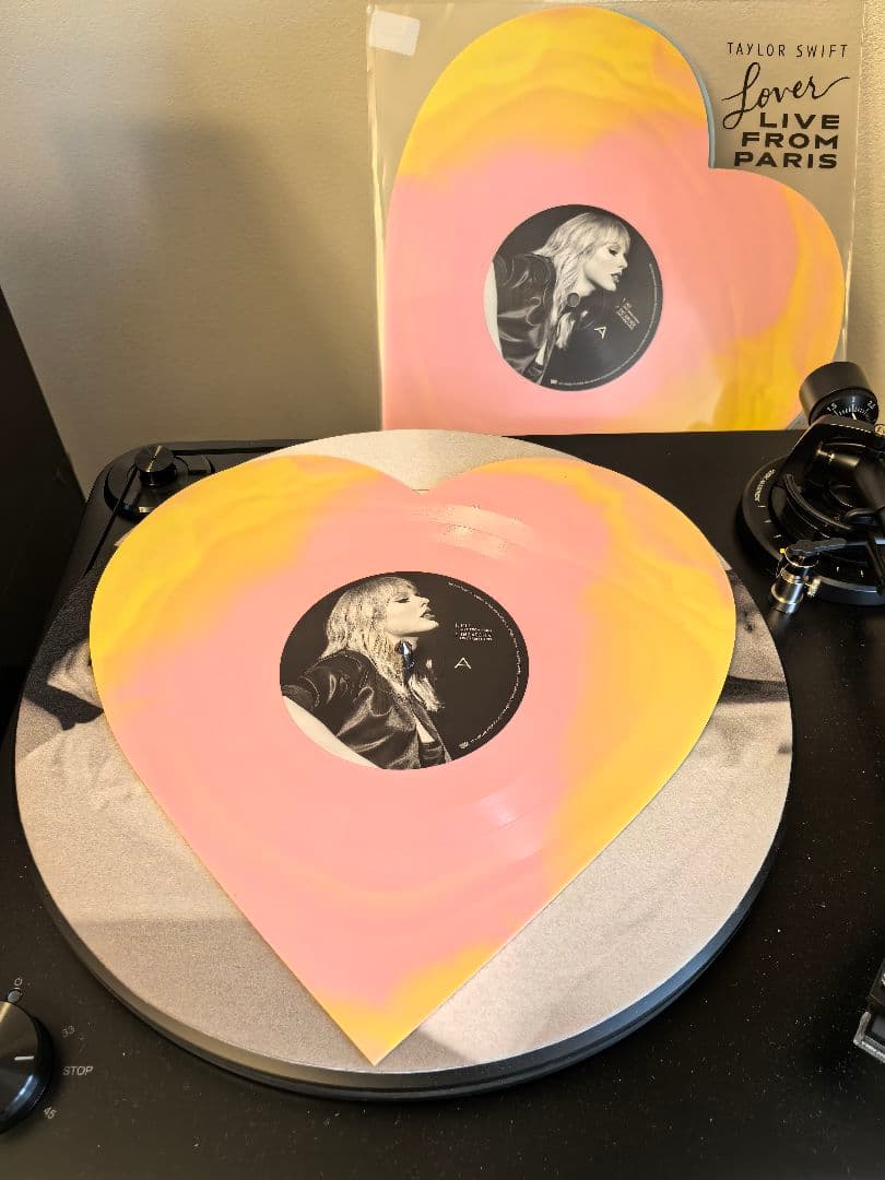 taylor swift lover live from paris レコード