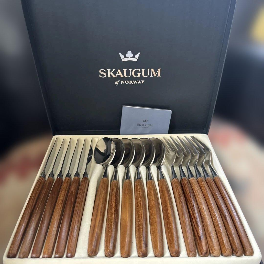 SKAUGUM チーク材 カトラリーセット 18点