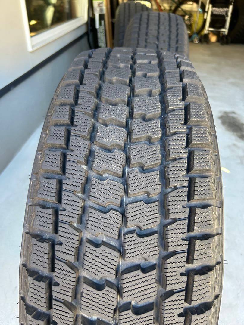 ⭐︎最終値下げ⭐︎プラド FJクルーザーホイール付スタッドレスタイヤ　グッドイヤー