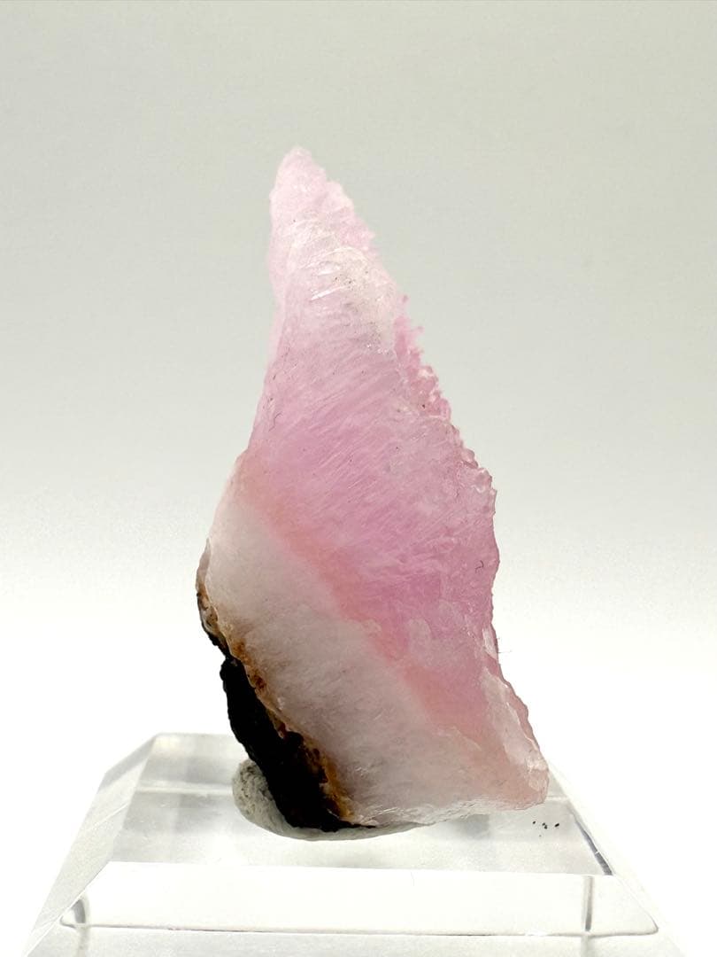 ピンク　アラゴナイト　原石　鉱物　標本　天然石　石　霞　石　アフガニスタン産