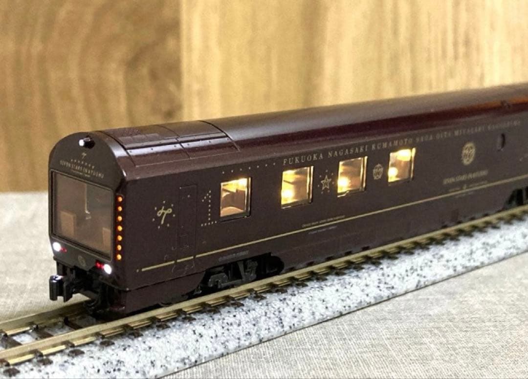 KATO　「ななつ星in九州」　クルーズトレイン　8両セット