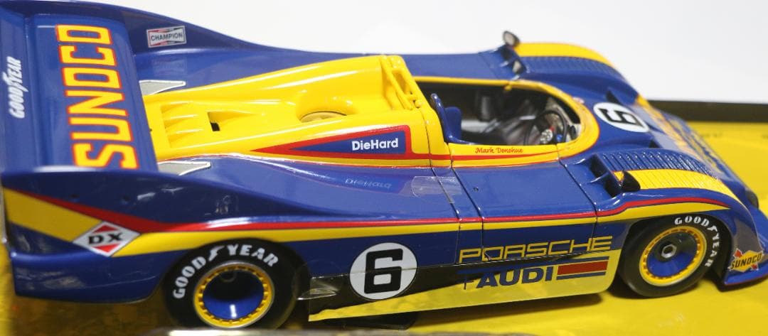 ミニチャンプス製　ポルシェ９１７／３０　１９７３年カンナムチャンピオン　1/18