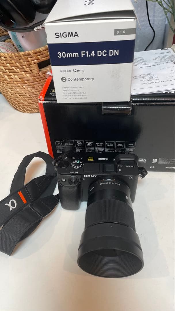 ソニー a6400 カメラ + シグマ 30mmf1.4 レンズ