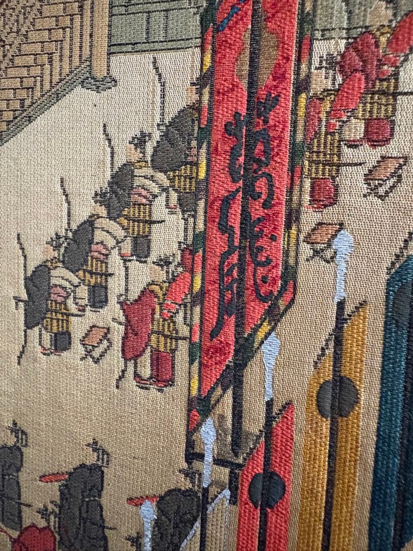 横額　機械刺繍？　御即位礼紫宸殿の儀の図　102cm×55cm